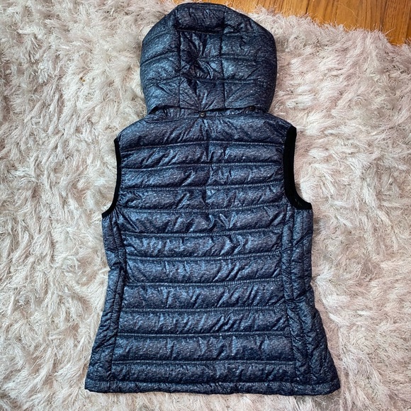 Vest - Picture 2 of 3